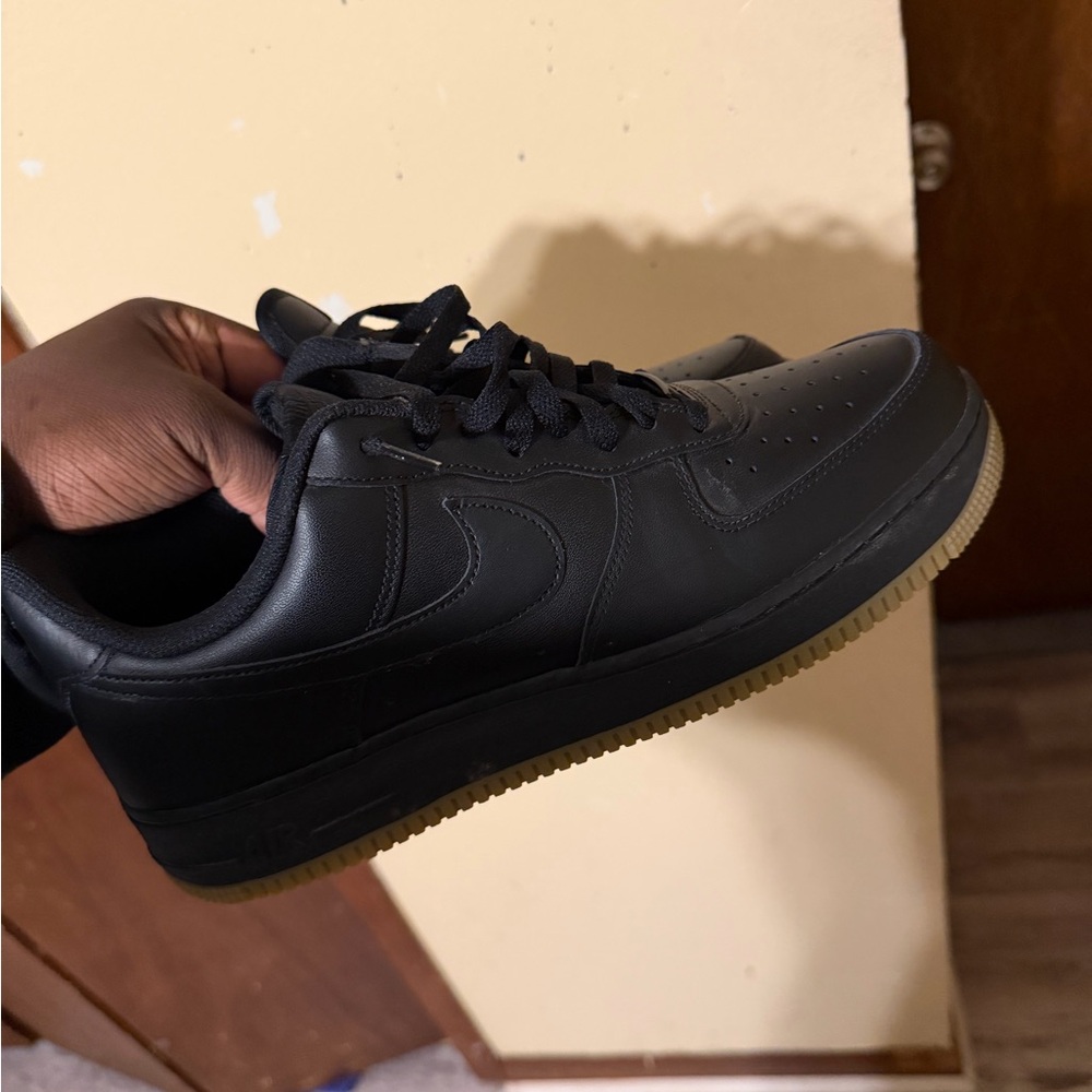Nike Men's Black Sneakers with Gum Outsole